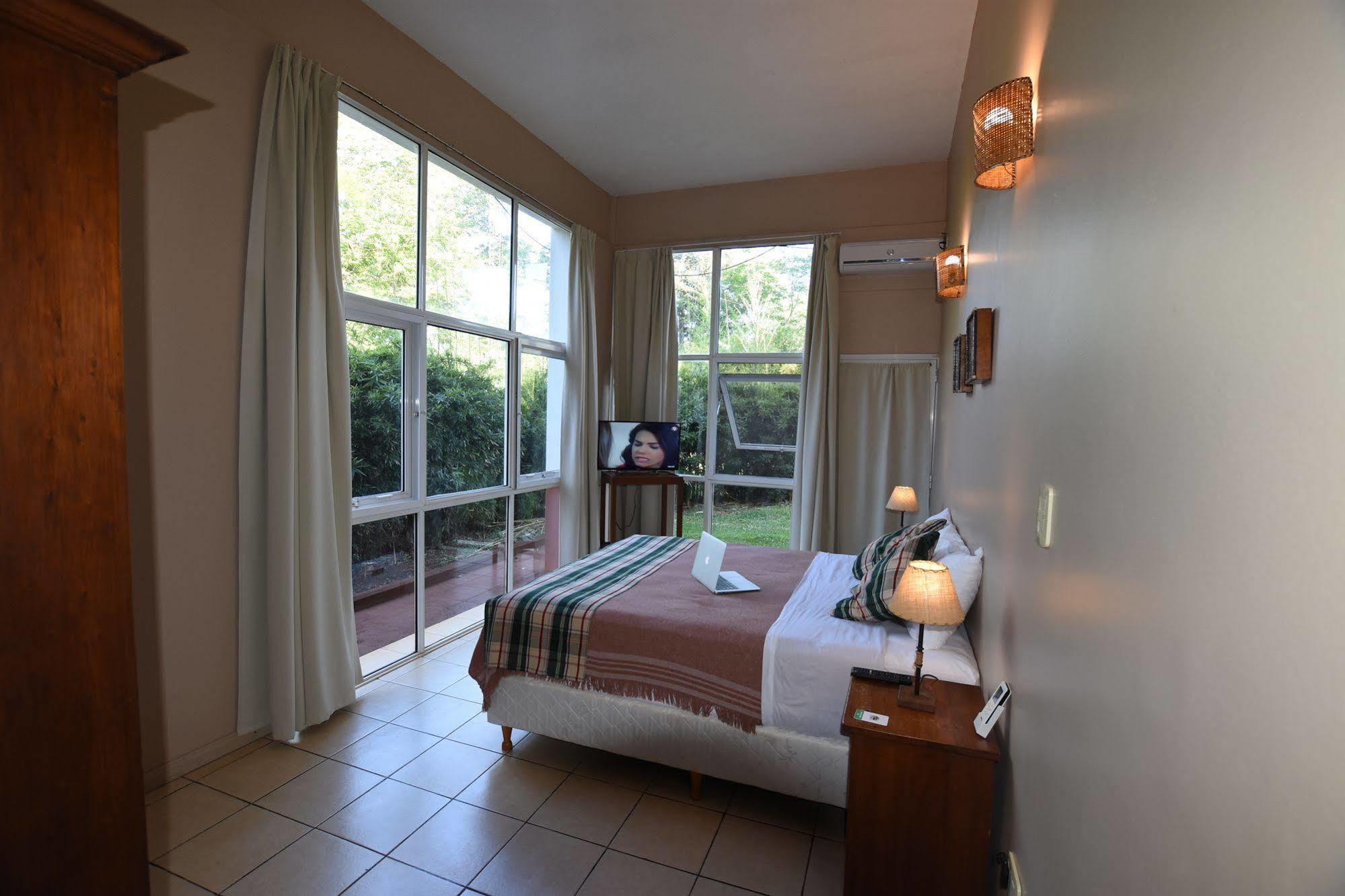 Iguazu Inn Hostel 伊瓜苏港 外观 照片